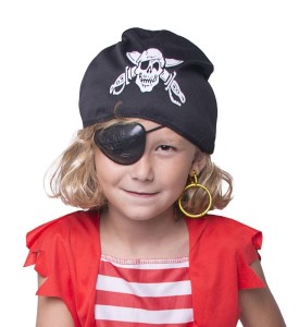 PIRACKA PRZEPASKA NA OKO I KOLCZYK