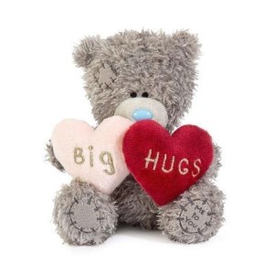 MIŚ - BIG HUGS Z PLUSZOWYMI SERDUSZKAMI 11CM