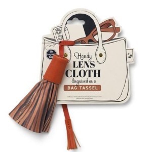 CZYŚCIK ZAWIESZANY NA TOREBKĘ - BRĄZOWY, IF