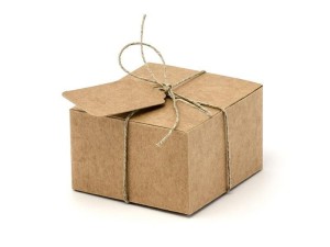 PUDEŁECZKA Z ZAWIESZKAMI 6X5,5X3,5CM 10SZT