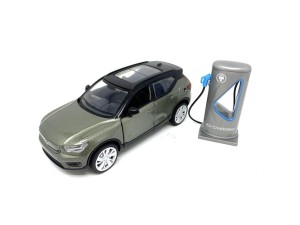 VOLVO XC40 RECHARGE ELEKTRYCZNY ZIELONY 1/32, MSZ
