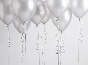 WSTĄŻKA PLASTIKOWA METALIZOWANA SREBRNA 5MM/25M